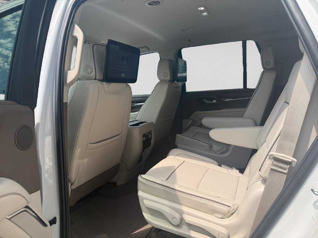 Used 2024 GMC Yukon Denali w/ Advanced Technology Package AWD/4WD image 16