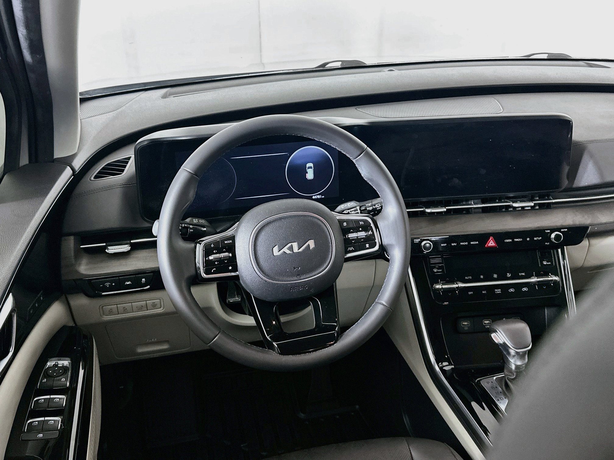 Used 2024 Kia Carnival SX FWD image 18