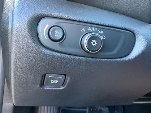 Used 2024 Chevrolet Blazer LT FWD image 32