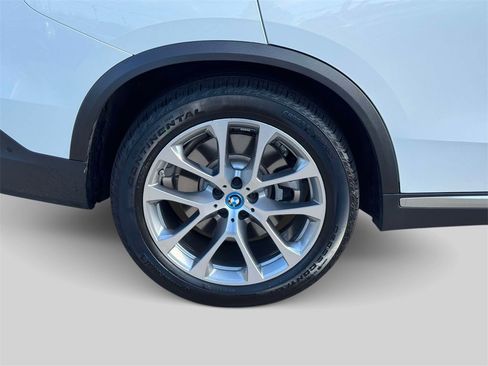 Certified 2025 BMW X5 xDrive50e w/ Premium Package image 9