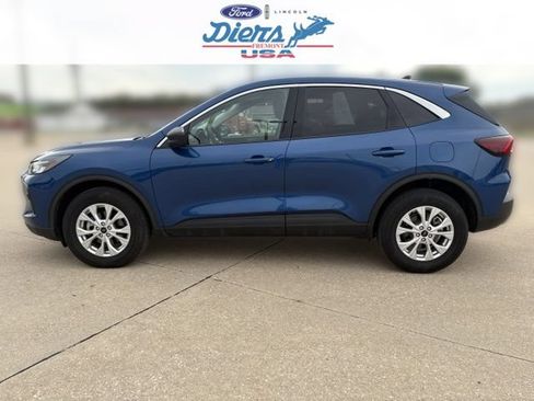 Certified 2023 Ford Escape Active AWD/4WD image 2