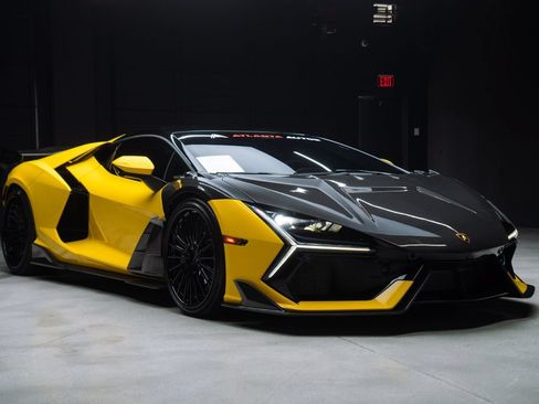 Used 2024 Lamborghini Revuelto AWD/4WD image 6