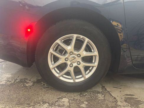 Used 2025 Chrysler Pacifica Select image 31