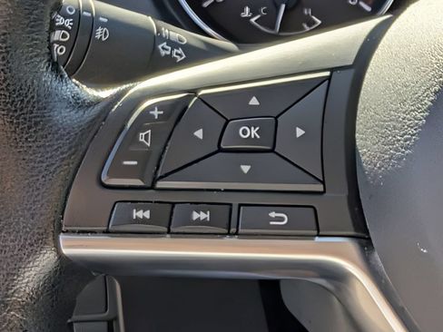 Used 2022 Nissan Rogue Sport SV FWD image 23