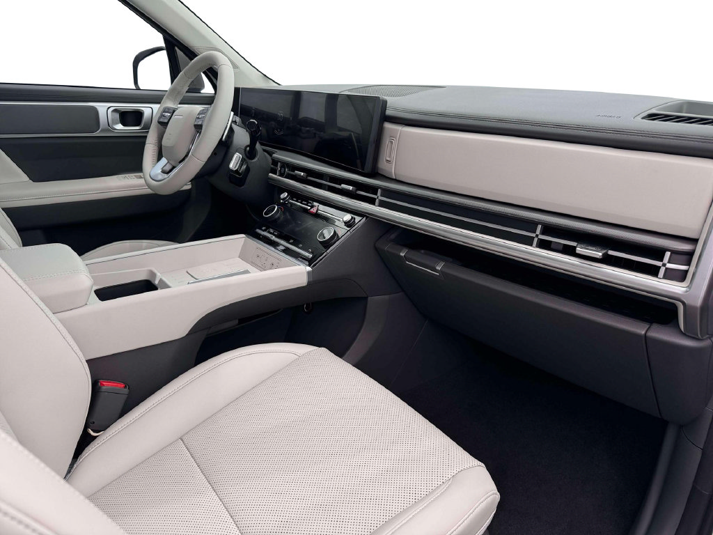 Used 2026 Hyundai Santa Fe SEL FWD image 16