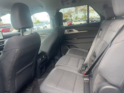 Used 2025 Ford Explorer Active image 17