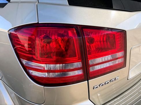 Used 2010 Dodge Journey SXT w/ Navigation & Sound Group I image 28