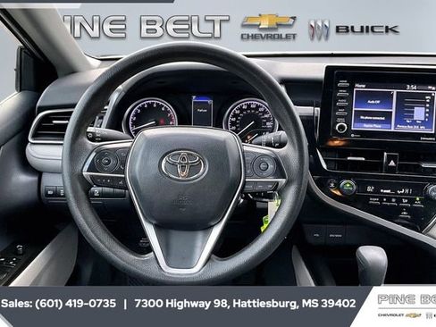 Used 2023 Toyota Camry LE image 5