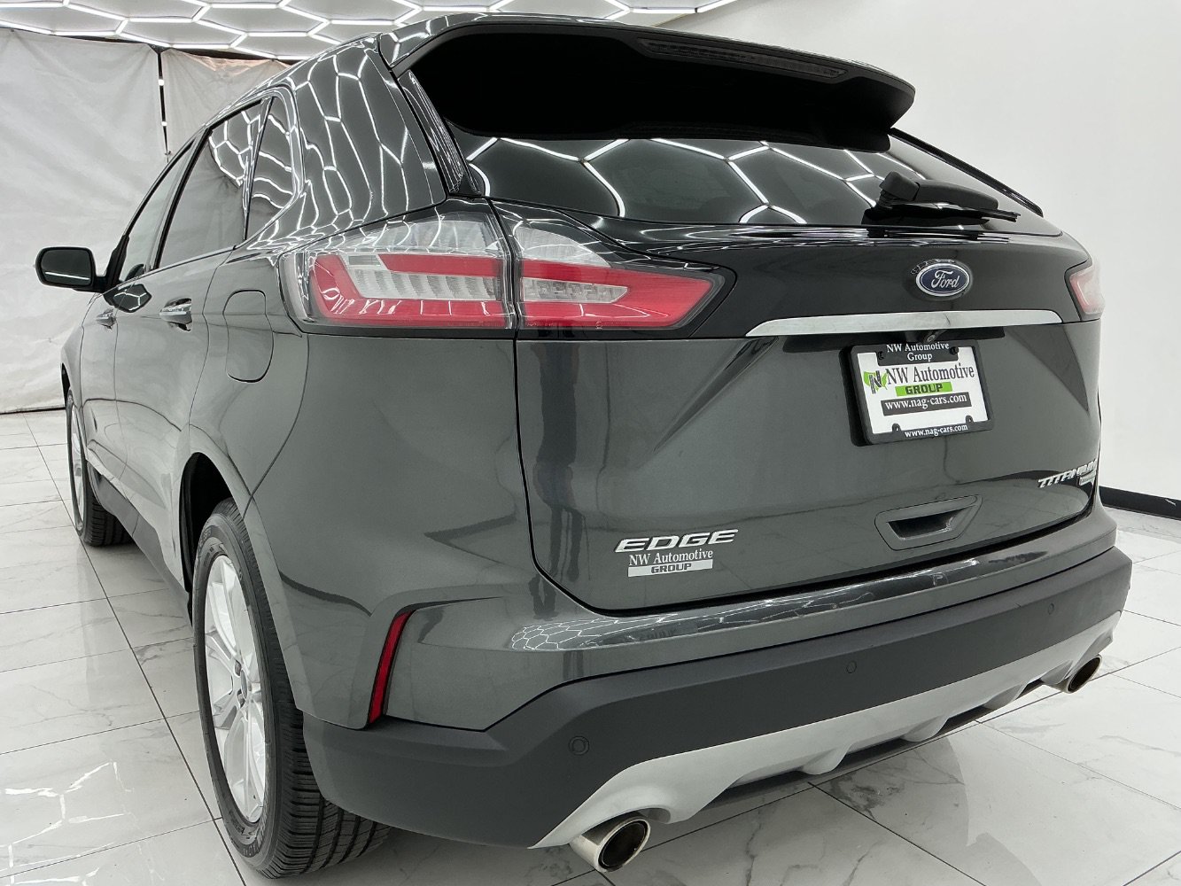 Used 2020 Ford Edge Titanium FWD image 9
