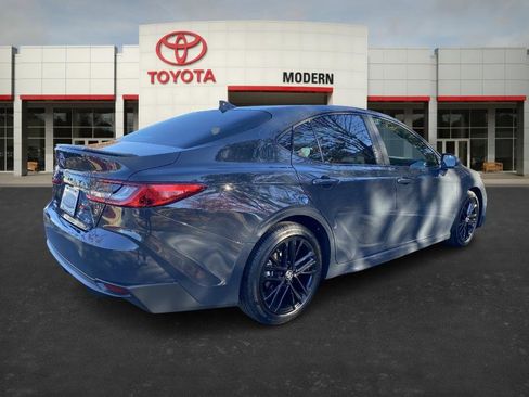 Certified 2025 Toyota Camry SE image 5