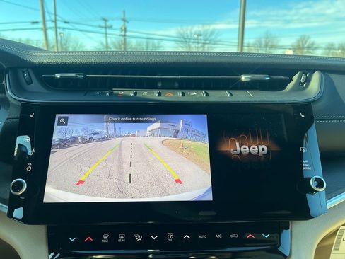 New 2026 Jeep Grand Cherokee Limited AWD/4WD image 22