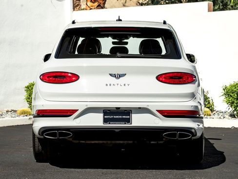 Used 2022 Bentley Bentayga AWD/4WD image 13