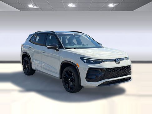 New 2026 Volkswagen Tiguan SE R-Line AWD/4WD image 7