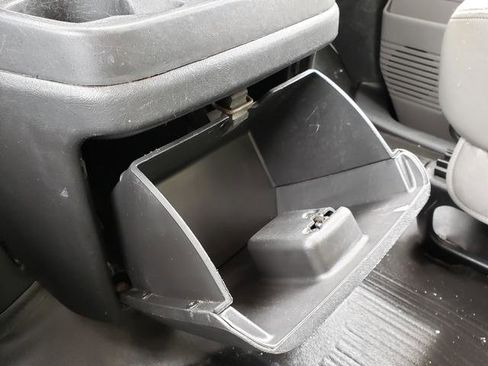 Used 2015 Chevrolet Express 2500 image 24