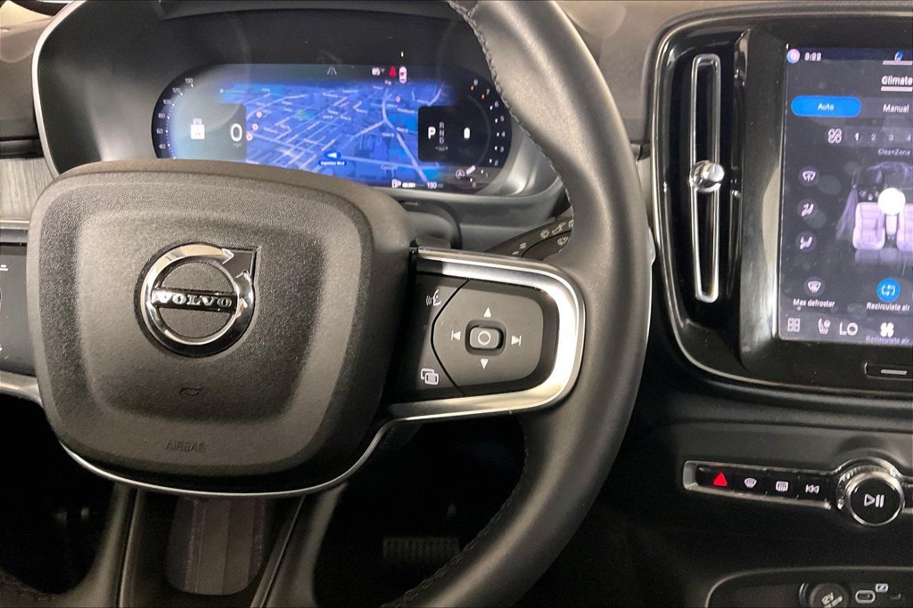 Used 2025 Volvo XC40 B5 Core w/ Protection Package Premier AWD/4WD image 19