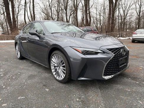 Used 2022 Lexus IS 300 300 w/ Premium Package image 2