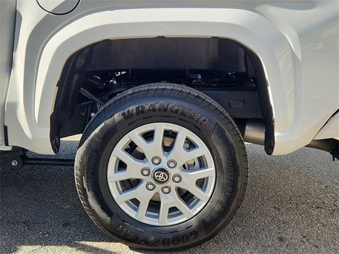 Used 2025 Toyota Tacoma SR5 image 30