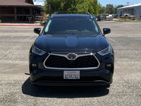 Used 2021 Toyota Highlander Limited FWD image 9