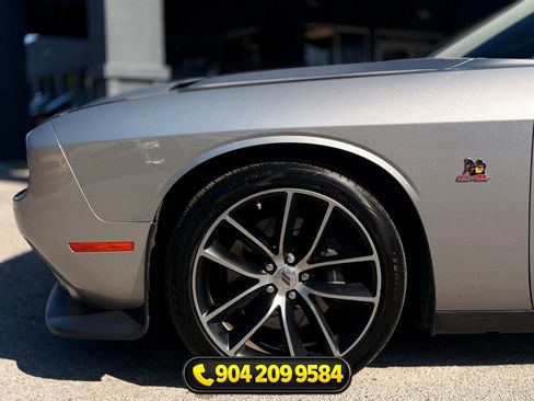 Used 2018 Dodge Challenger R/T Scat Pack w/ Leather Interior Group RWD image 11