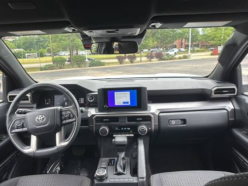 Used 2025 Toyota 4Runner SR5 AWD/4WD image 21
