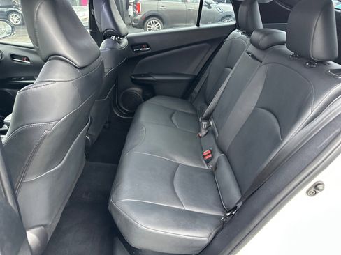 Used 2017 Toyota Prius Four w/ Advanced Technology Package image 18