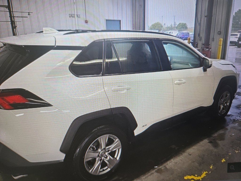Used 2024 Toyota RAV4 XLE w/ Convenience Package AWD/4WD image 4