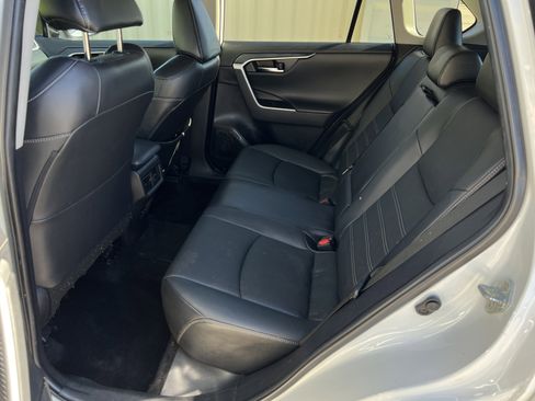 Used 2022 Toyota RAV4 Limited FWD image 59