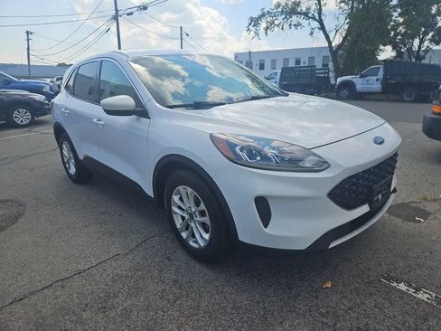 Used 2020 Ford Escape SE FWD image 3