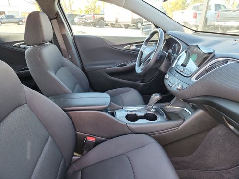 Used 2017 Chevrolet Malibu LT image 19