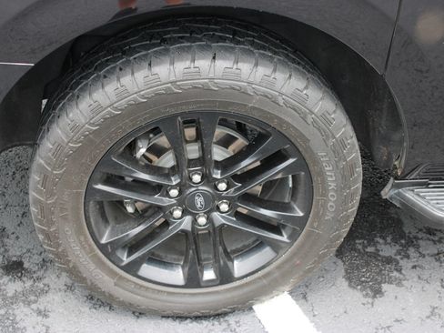 Used 2024 Ford Expedition Max XLT RWD image 31