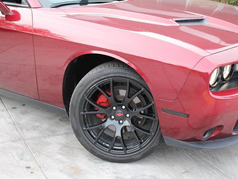 Used 2020 Dodge Challenger SXT image 3
