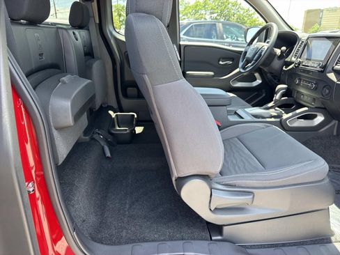 Used 2023 Nissan Frontier SV w/ Technology Package RWD image 26