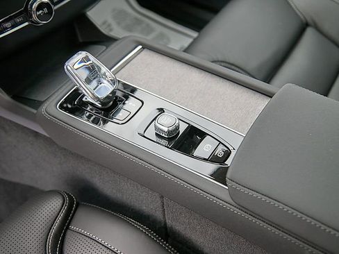 New 2026 Volvo XC90 T8 Ultra w/ Protection Package image 16