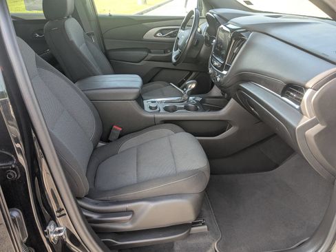 Used 2022 Chevrolet Traverse LT AWD/4WD image 39
