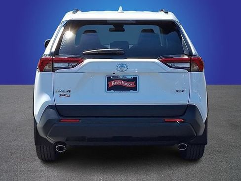 Used 2025 Toyota RAV4 XLE w/ Convenience Package FWD image 5