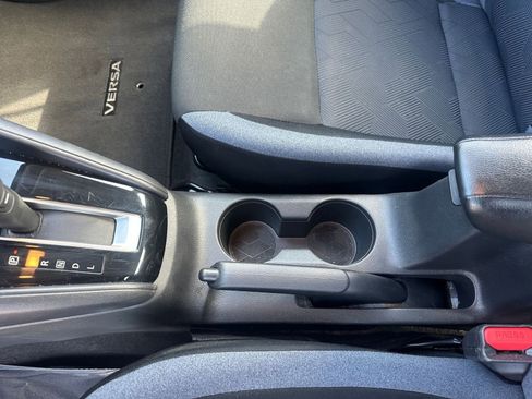Used 2025 Nissan Versa SV FWD image 39