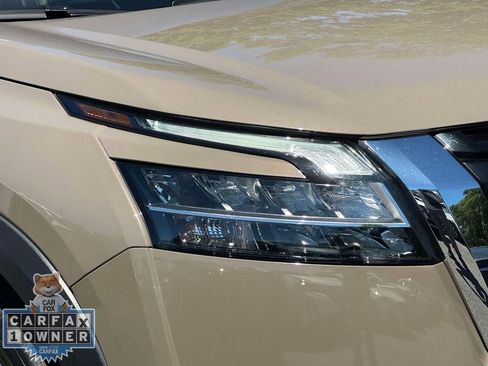 Used 2024 Nissan Pathfinder Platinum AWD/4WD image 12