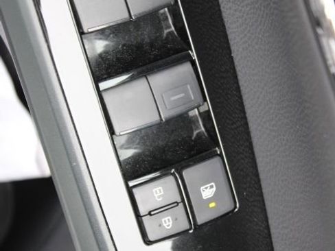 Certified 2022 Toyota Prius Prime XLE FWD image 18