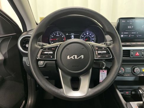 Used 2023 Kia Forte LXS w/ LXS Technology Package FWD image 5