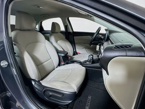 Used 2020 Kia Forte LXS FWD image 23