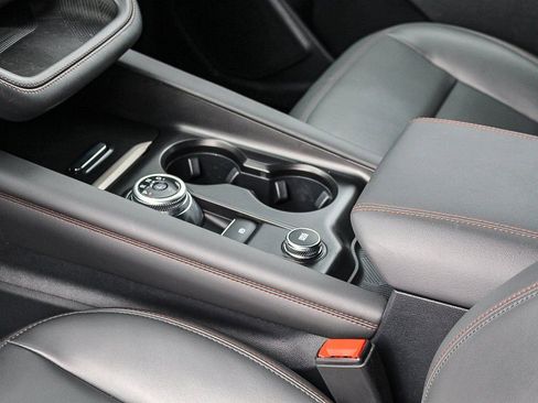 Used 2025 Ford Explorer Active w/ Active Comfort Package image 22