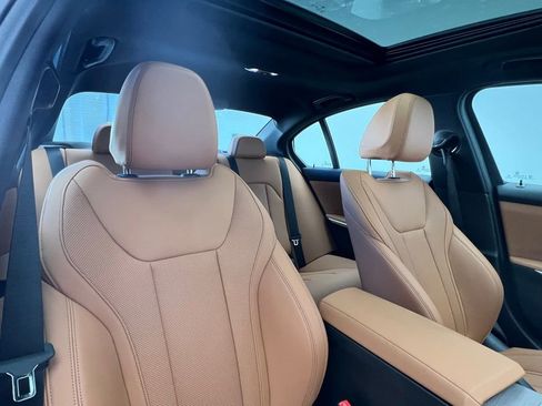 Certified 2025 BMW 330i Sedan image 7