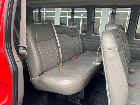 Used 2019 Chevrolet Express 3500 LS RWD image 24