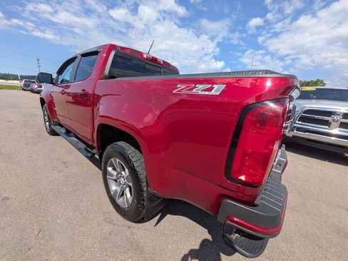 Used 2019 Chevrolet Colorado Z71 AWD/4WD image 3