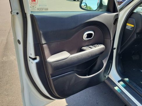 Used 2018 Kia Soul FWD image 7