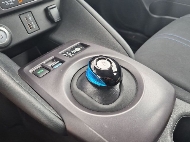 Used 2025 Nissan Leaf S FWD image 28