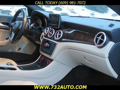 Used 2014 Mercedes-Benz CLA 250 image 6
