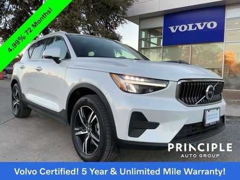 Certified 2025 Volvo XC40 B5 Core image 1