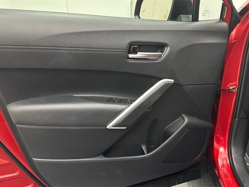 Used 2022 Toyota Corolla Cross XLE image 17