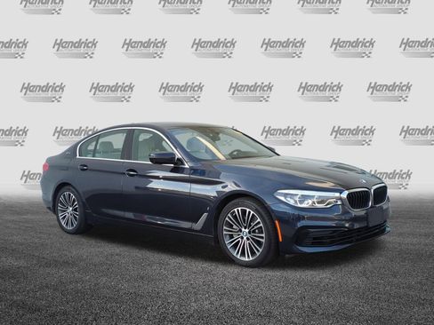 Used 2019 BMW 530e w/ Convenience Package image 2